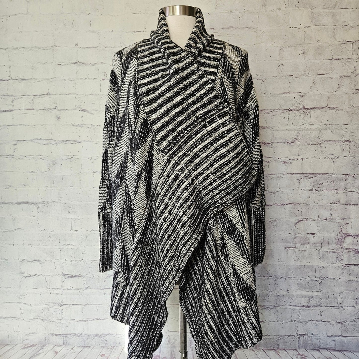 UO Staring at Stars Herringbone Chunky Knit Draped Front Cardigan Sweater Medium