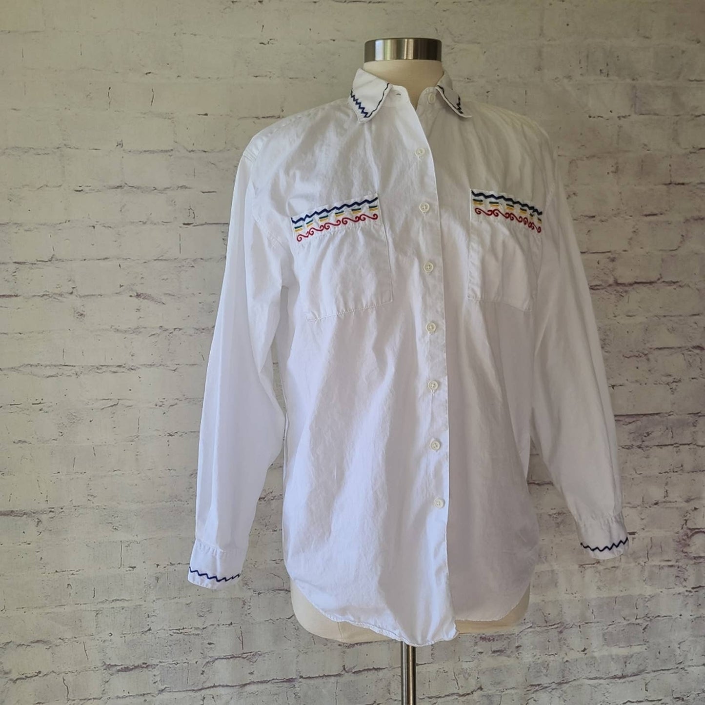 Vintage Chic Schooners Embroidered Long Sleeve White Cotton Button Up Shirt Med