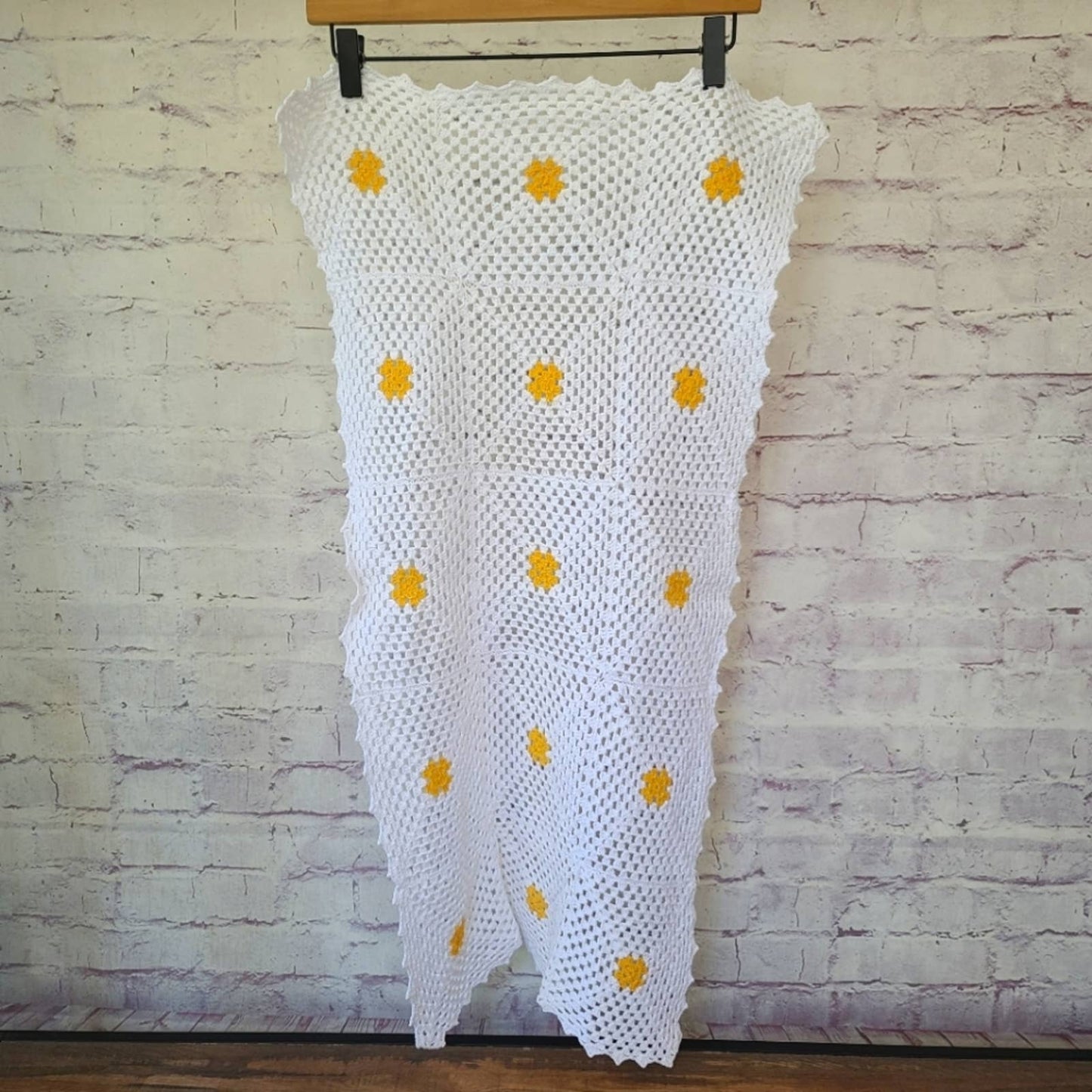 Vintage Handmade Crochet White and Marigold Jaqcuard Knit Table Runner 16x30