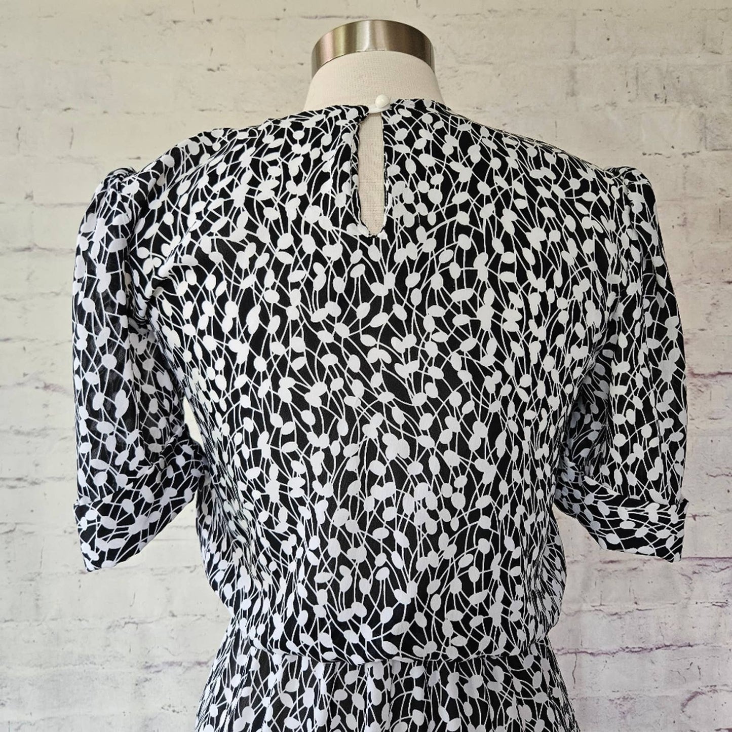 Vintage Items Black White Floral Short Sleeve Lave Collar Secretary Midi Dress 4