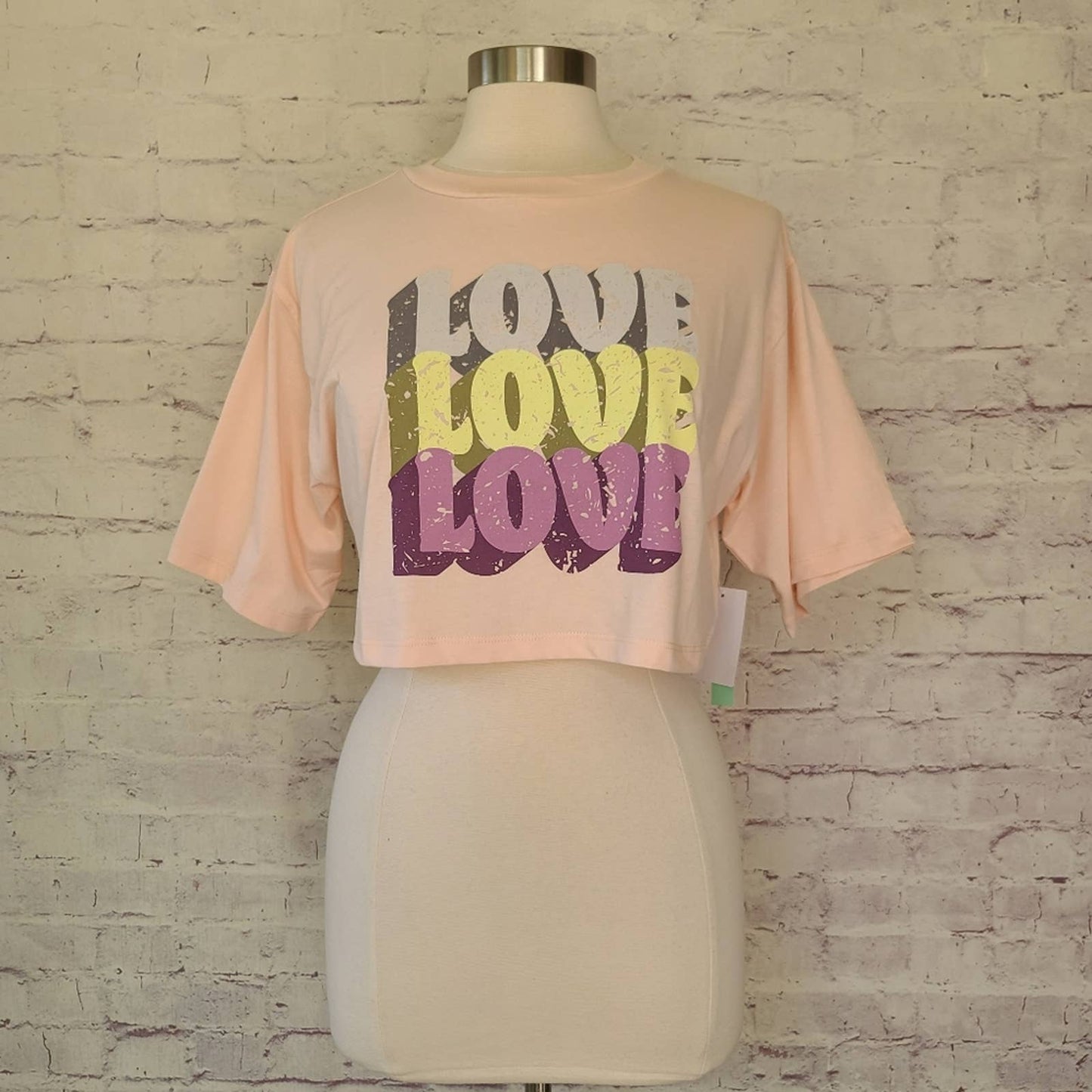 NWT Abound Pink Creole Love Graphic Print Cropped Tee Medium