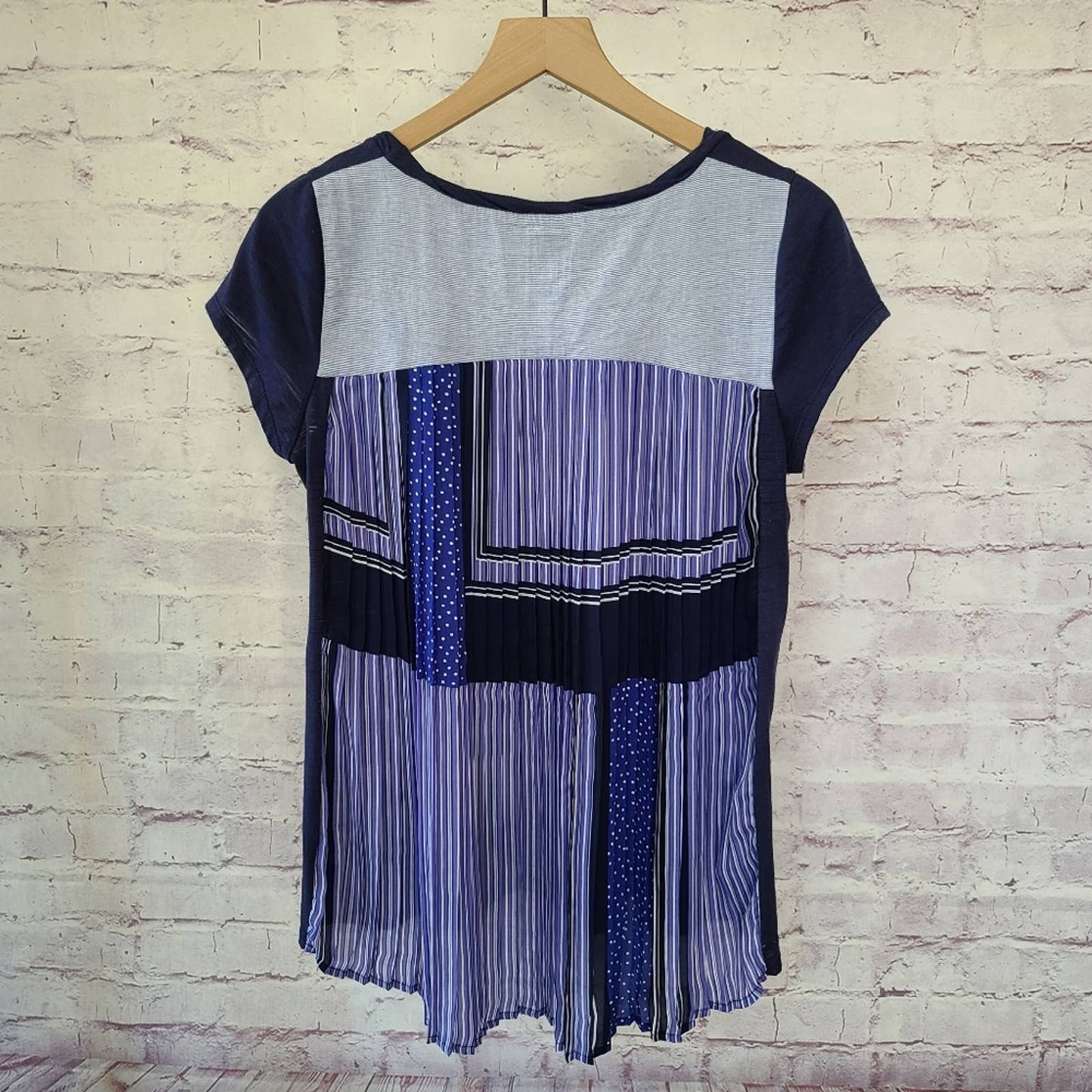 Anthropologie One September Navy Mixed Material Pleated Back Swing Tee Medium