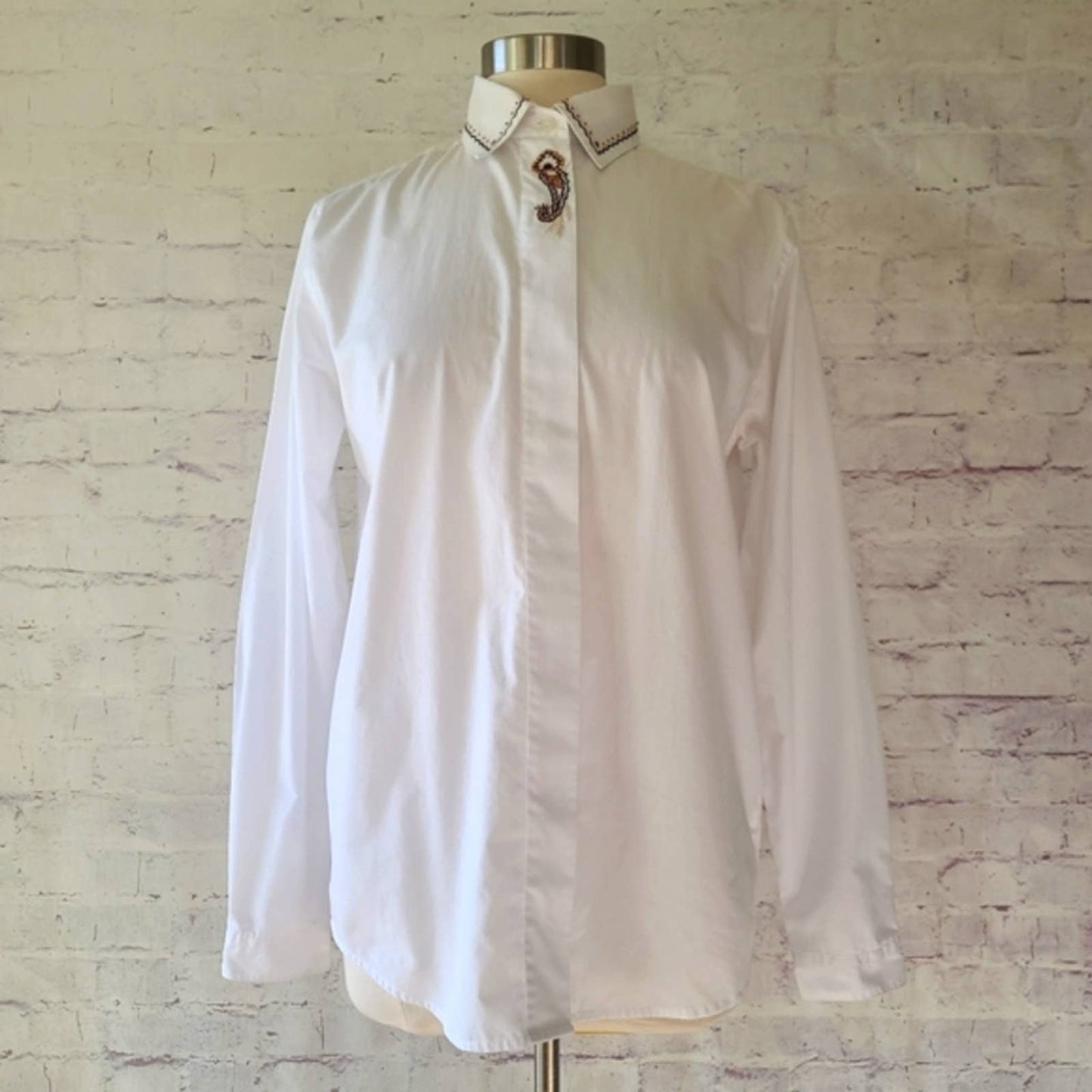 Vintage Sag Harbor Embroidered Collar White Long Sleeve Button Up Shirt 10