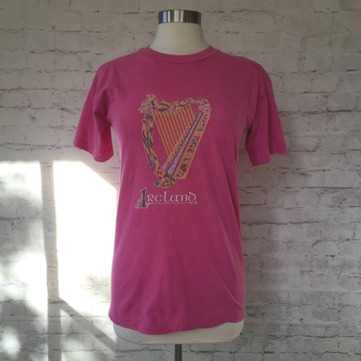 Vintage Dolman Design Made in Ireland Harp Print Single Stitch Tee Pink Medium